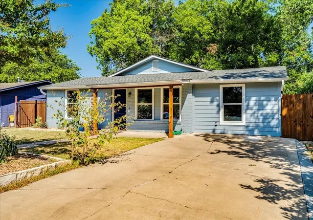 1st image of 1120 Spur St, Austin, TX 78721 | MLS# 2956540