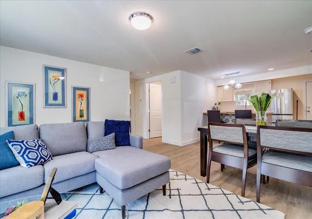 2nd image of 1120 Spur St, Austin, TX 78721 | MLS# 2956540