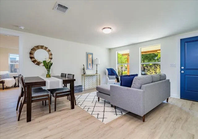 4th image of 1120 Spur St, Austin, TX 78721 | MLS# 2956540