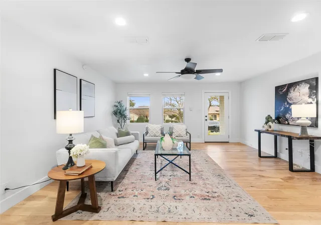 Photo 1 of Sale Pending at 1003 Porpoise St, Lakeway, TX 78734 | MLS# 9785784 | Listing updated on 2026-08-26