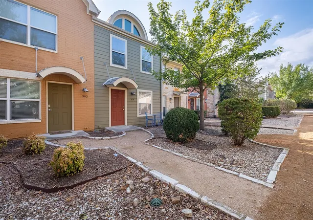 3rd image of 1101 Grv Blvd, Austin, TX 78741
