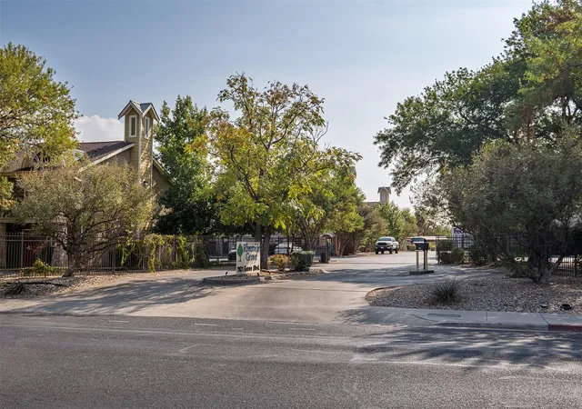 2nd image of 1101 Grv Blvd, Austin, TX 78741