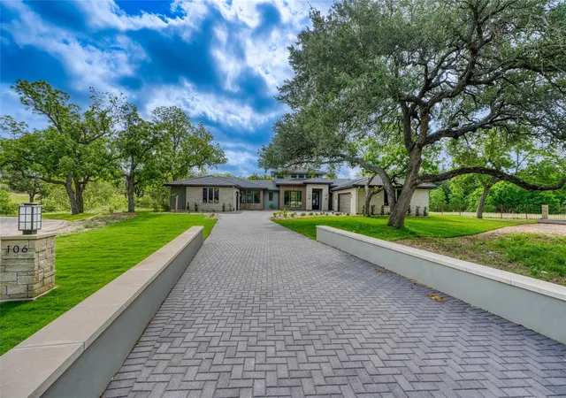3rd image of 106 Edwards Cir, Horseshoe Bay, TX 78657 | MLS# 7175538