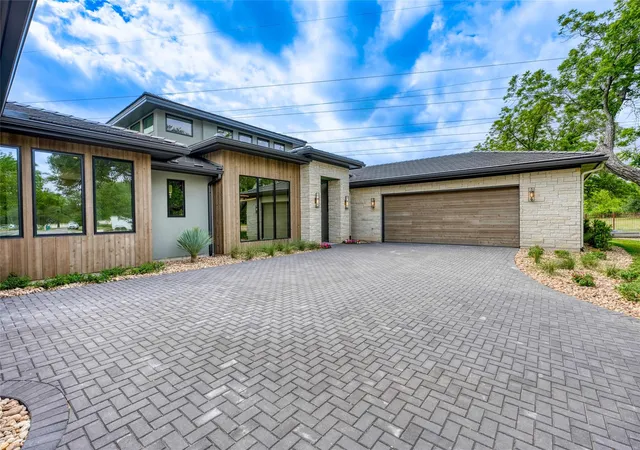 5th image of 106 Edwards Cir, Horseshoe Bay, TX 78657 | MLS# 7175538