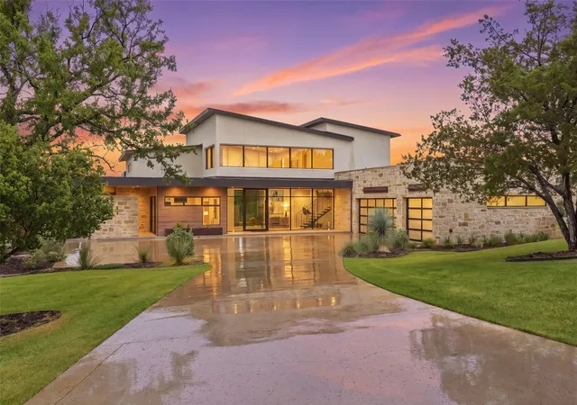 38th image of 814 The Trails Pkwy, Horseshoe Bay, TX 78657 | MLS# 7528052