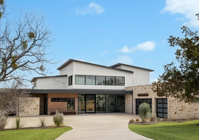 Single family home for sale at 814 The Trails Pkwy, Horseshoe Bay, TX 78657 | MLS# 7528052