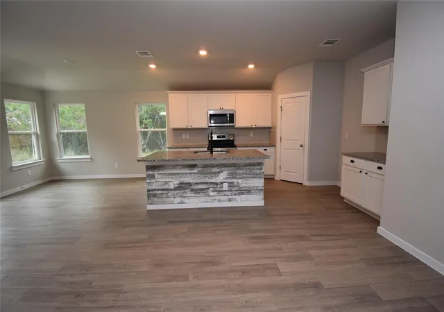 Photo 2 of Single family home for sale at 21209 Santa Carlo Ave, Lago Vista, TX 78645 | MLS# 3768989 | Listing updated on 2026-08-28