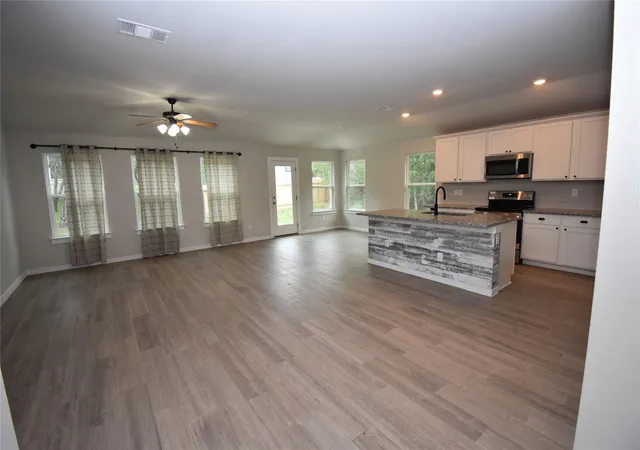 Photo 3 of Single family home for sale at 21209 Santa Carlo Ave, Lago Vista, TX 78645 | MLS# 3768989 | Listing updated on 2026-08-28