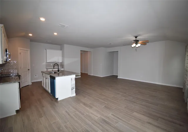 Photo 3 of Single family home for sale at 21209 Santa Carlo Ave, Lago Vista, TX 78645 | MLS# 3768989 | Listing updated on 2026-08-28