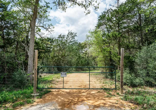 Homes for sale in Paige, TX | 1354 Old Pin Oak Rd, Paige, TX 78659 | MLS# 9551060