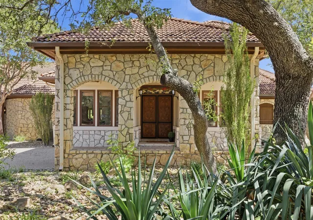 Photo 2 of Mansion for sale at 1600 Las Entradas Dr, Spicewood, TX 78669 | MLS# 4744674 | Listing updated on 2026-05-18