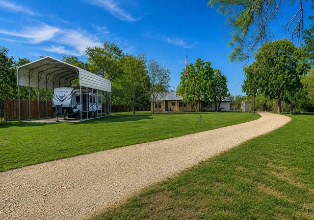 Photo 1 of Single family home for sale at 986 Shiloh Rd, Bastrop, TX 78602 | MLS# 3923148 | Listing updated on 2026-08-21
