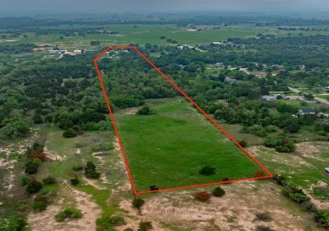 Photo 3 of Single family home for sale at 986 Shiloh Rd, Bastrop, TX 78602 | MLS# 3923148 | Listing updated on 2026-08-21