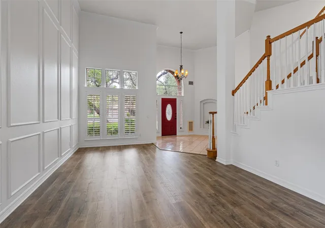 Photo 4 of Sale Pending at 9926 Barbrook Dr, Austin, TX 78726 | MLS# 6548891 | Listing updated on 2026-08-31