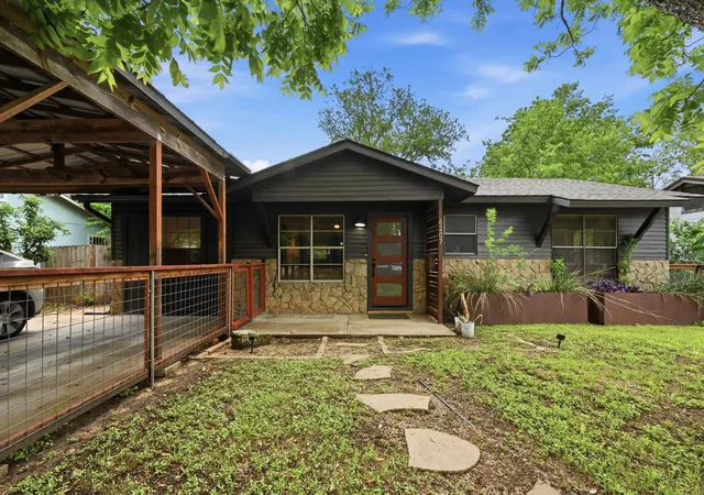 Single family home for sale at 6207 Hickman Ave, Austin, TX 78723 | MLS# 2236692