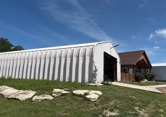 Photo 4 of House for sale at 397 Private Rd 3072, Lampasas, TX 76550 | MLS# 2113133 | Listing updated on 2026-09-02