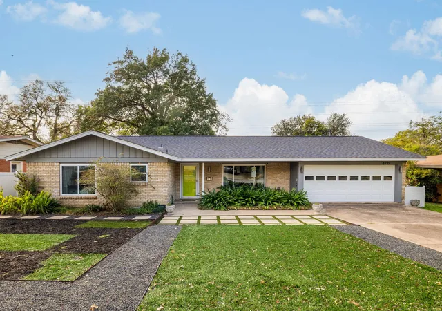 2nd image of 4710 Frontier Trl, Austin, TX 78745 | MLS# 1464405