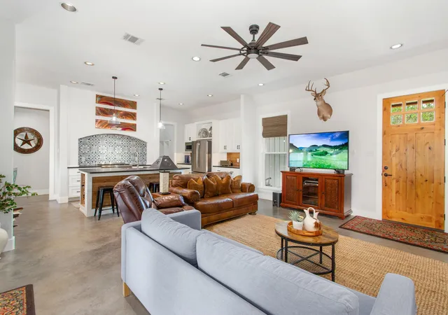 Photo 4 of Single family home for sale at 2 Senisa Ln, Wimberley, TX 78676 | MLS# 7403736 | Listing updated on 2026-07-30