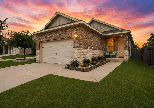 Photo 4 of Single family home for sale at 120 Tucana St, Georgetown, TX 78628 | MLS# 4344634 | Listing updated on 2026-09-22