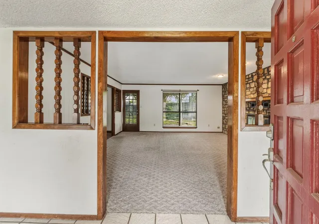 3rd image of 1303 Creekview Dr, Round Rock, TX 78681 | MLS# 4240285