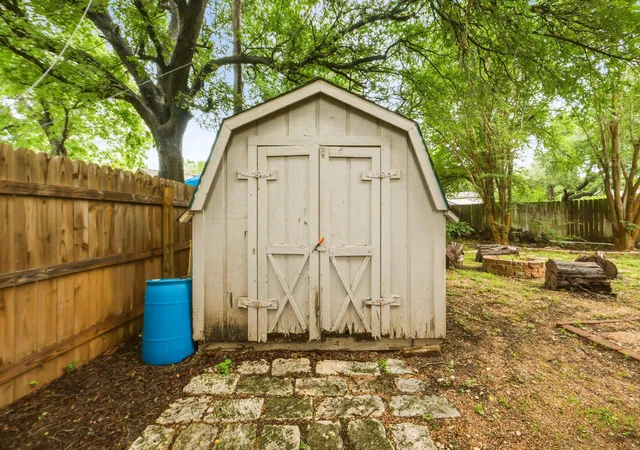 33rd image of 1303 Creekview Dr, Round Rock, TX 78681 | MLS# 4240285