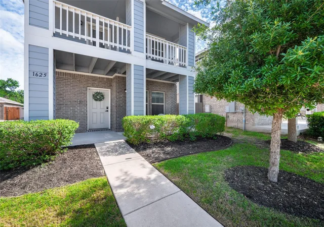 Photo 3 of Single family home for sale at 1625 Arapaho Mountain Pass, Leander, TX 78641 | MLS# 4198513 | Listing updated on 2026-08-11