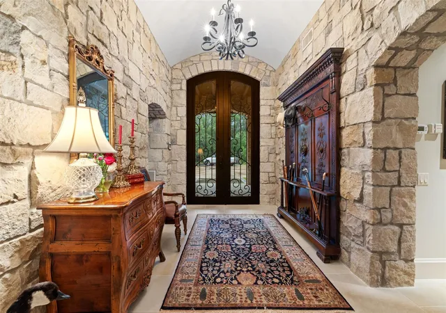 3rd image of 4625 Rockcliff Rd, Austin, TX 78746 | MLS# 2163562