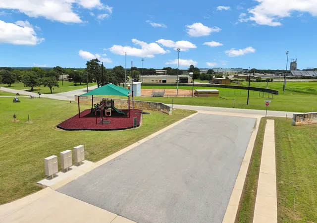 Homes for sale in Giddings, TX | 162 Buffalo Ridge Rd, Giddings, TX 78942 | MLS# 1491956