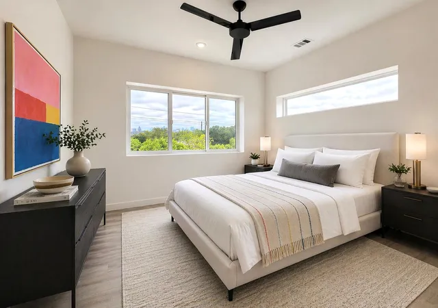 Listing Photo 2 - Condo for sale in building located at 1309 Chicon St, Austin, TX 78702 - Unit #401