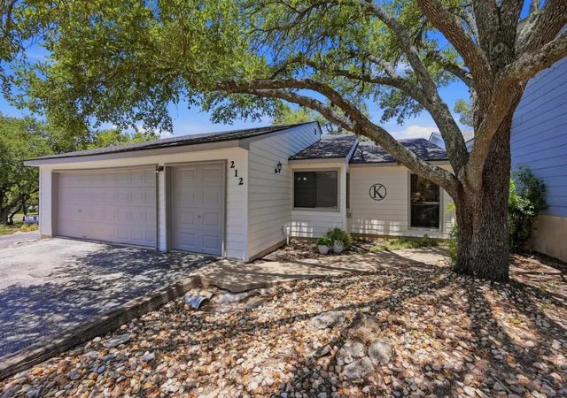1st image of 212 Overlook Ct, Wimberley, TX 78676 | MLS# 4745117