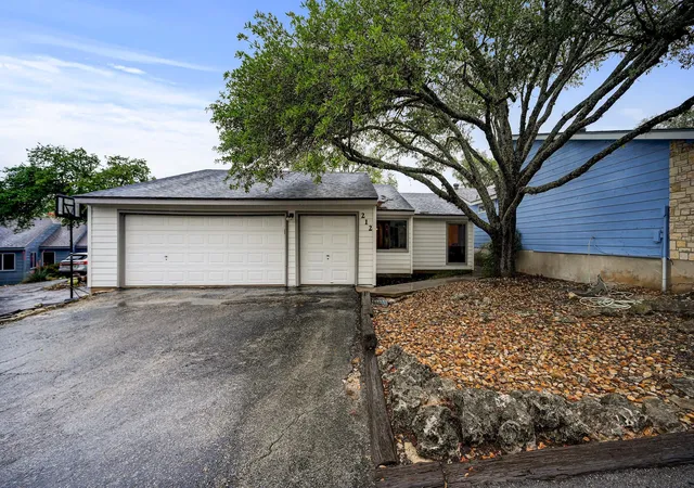Homes for sale in Wimberley, TX | 212 Overlook Ct, Wimberley, TX 78676 | MLS# 4745117