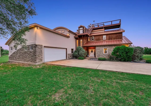 Photo 4 of Single family home for sale at 312 Paleface Point Dr, Spicewood, TX 78669 | MLS# 8116473 | Listing updated on 2026-07-02