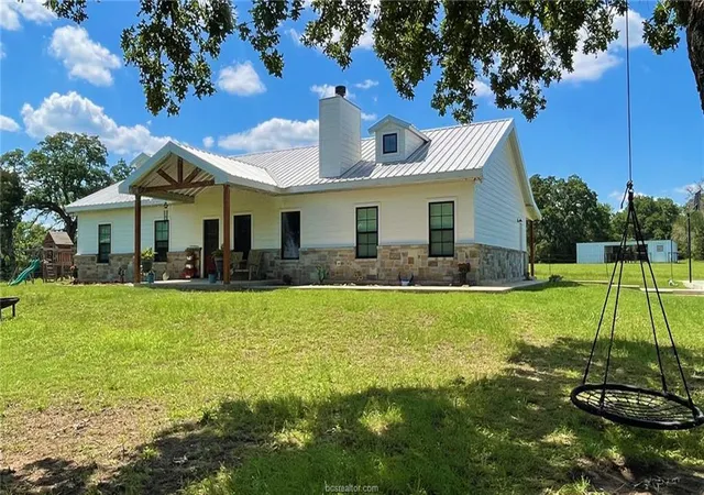 1st image of 13541 E Us Hwy 79 (+/ 29 Acres), Gause, TX 77857 | MLS# 6757517