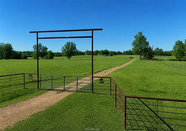 2nd image of 13541 E Us Hwy 79 (+/ 29 Acres), Gause, TX 77857 | MLS# 6757517