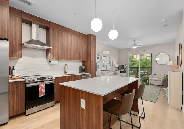 2nd image of 1701 Simond Ave #215, Austin, TX 78723 | MLS# 5645980