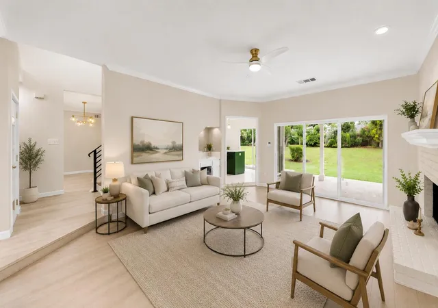 Photo 1 of Single family home for sale at 117 Medalist St, Lakeway, TX 78734 | MLS# 7495619 | Listing updated on 2026-08-28
