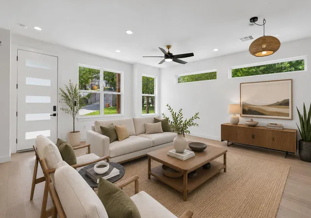 3rd image of 5305 Ledesma Rd #1, Austin, TX 78721 | MLS# 3774212