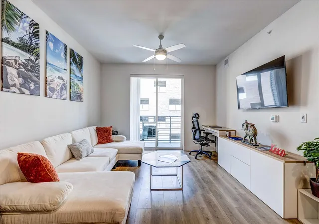 4th image of 1701 Simond Ave #301, Austin, TX 78723 | MLS# 1003975
