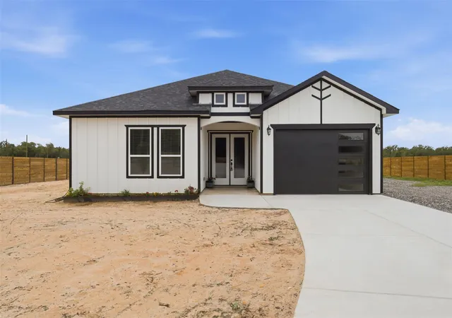 3rd image of 123 Los Robles Rd, Elgin, TX 78621 | MLS# 9161461