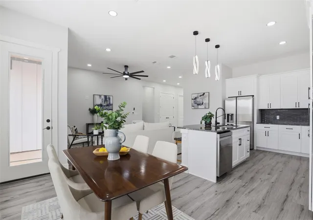 2nd image of 123 Los Robles Rd, Elgin, TX 78621 | MLS# 9161461