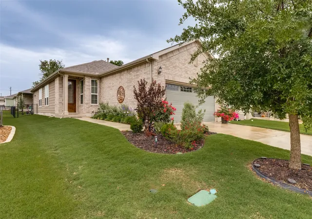 Photo 2 of Single family home for sale at 702 Saratoga Ln, Georgetown, TX 78633 | MLS# 9151871 | Listing updated on 2026-07-28