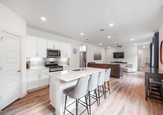 Photo 3 of Single family home for sale at 233 New Hampton Way, San Marcos, TX 78666 | MLS# 5629036 | Listing updated on 2026-07-10