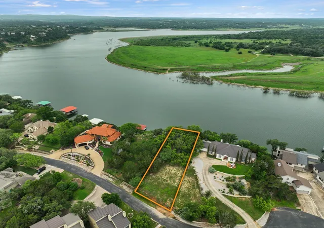 5th image of 343 Harbor Dr, Spicewood, TX 78669 | MLS# 4789593