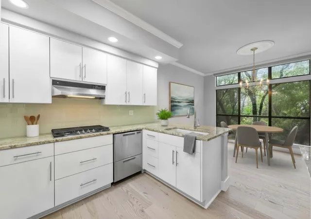 2nd image of 1000 Liberty Park Dr #406, Austin, TX 78746 | MLS# 3295420