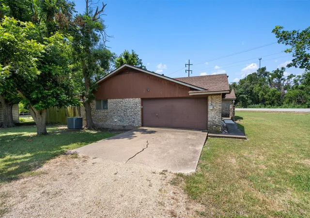 5th image of 20 County Road 408, Taylor, TX 76574 | MLS# 6432312