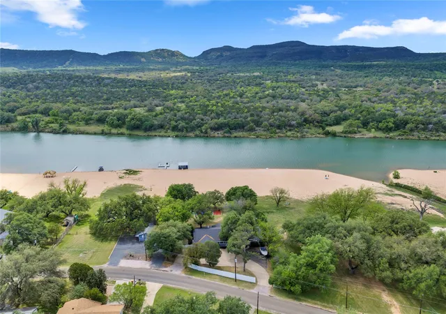 Homes for sale in Kingsland, TX | 4310 River Oaks Dr, Kingsland, TX 78639 | MLS# 1166633