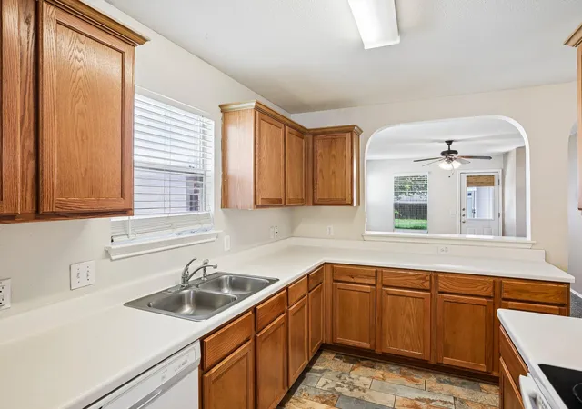 4th image of 323 Precipice Wy, Georgetown, TX 78626 | MLS# 6783569