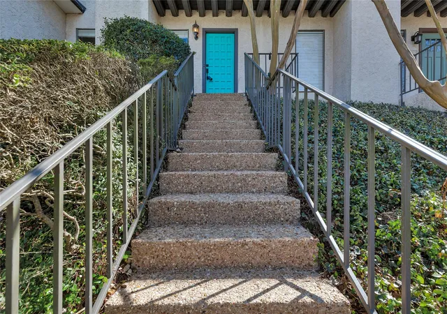 Photo 2 of Condo for sale at 3607 Las Colinas Dr #B, Austin, TX 78731 | MLS# 9517072 | Listing updated on 2026-08-31