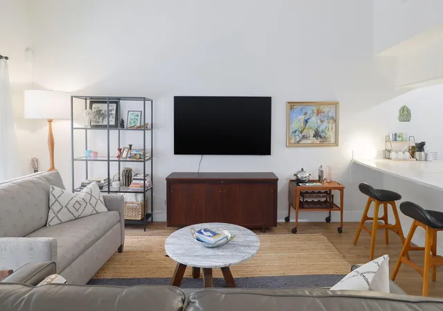 3rd image of 1818 S Lakeshore Blvd, Austin, TX 78741