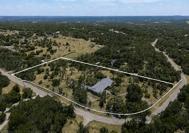 Photo 2 of Single family home for sale at 1501 Woods Loop, Driftwood, TX 78619 | MLS# 2401077 | Listing updated on 2026-08-29
